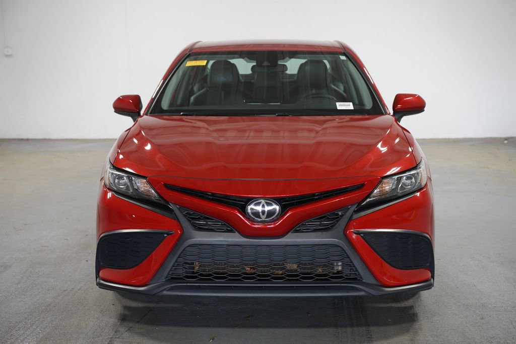 Used 2021 Toyota Camry SE FWD image 2