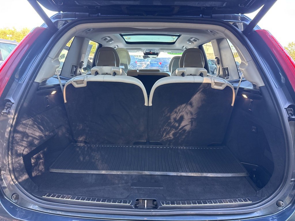 Used 2020 Volvo XC90 T5 Momentum w/ Protection Package image 38