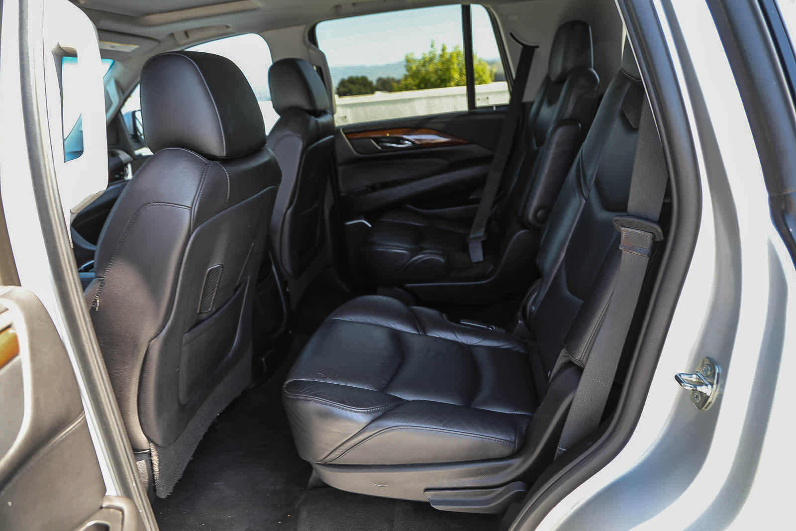Used 2020 Cadillac Escalade Luxury AWD/4WD image 18