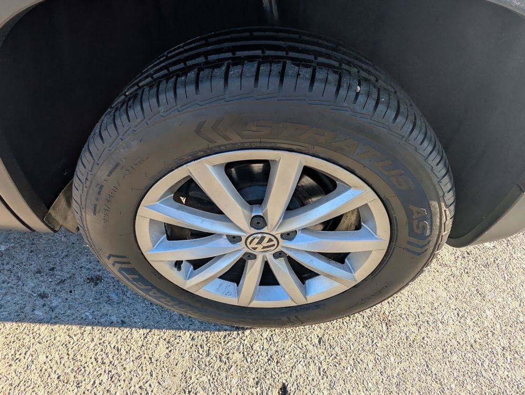 Used 2017 Volkswagen Tiguan Wolfsburg Edition AWD/4WD image 12
