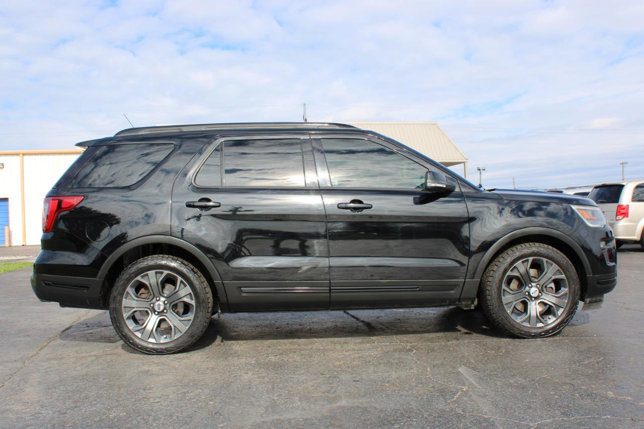 Used 2018 Ford Explorer Sport w/ Equipment Group 401A AWD/4WD image 3