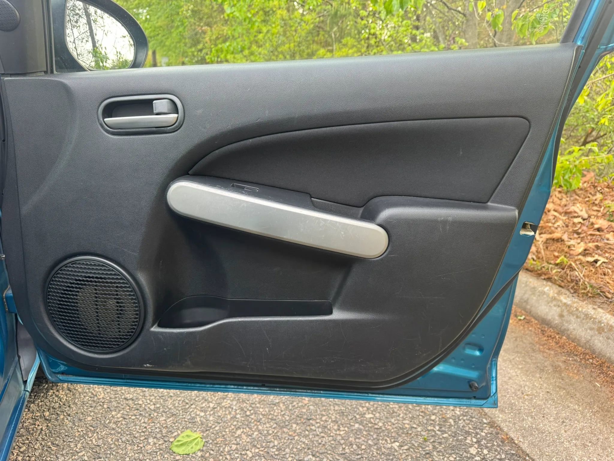 Used 2011 MAZDA MAZDA2 Touring FWD image 11