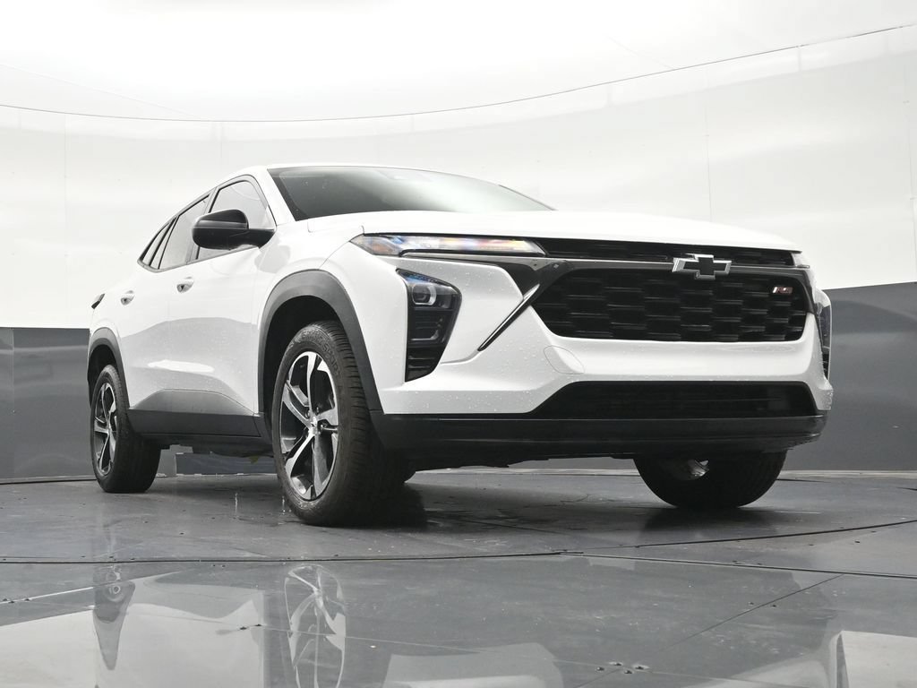Used 2024 Chevrolet Trax RS w/ Driver Confidence Package FWD image 29