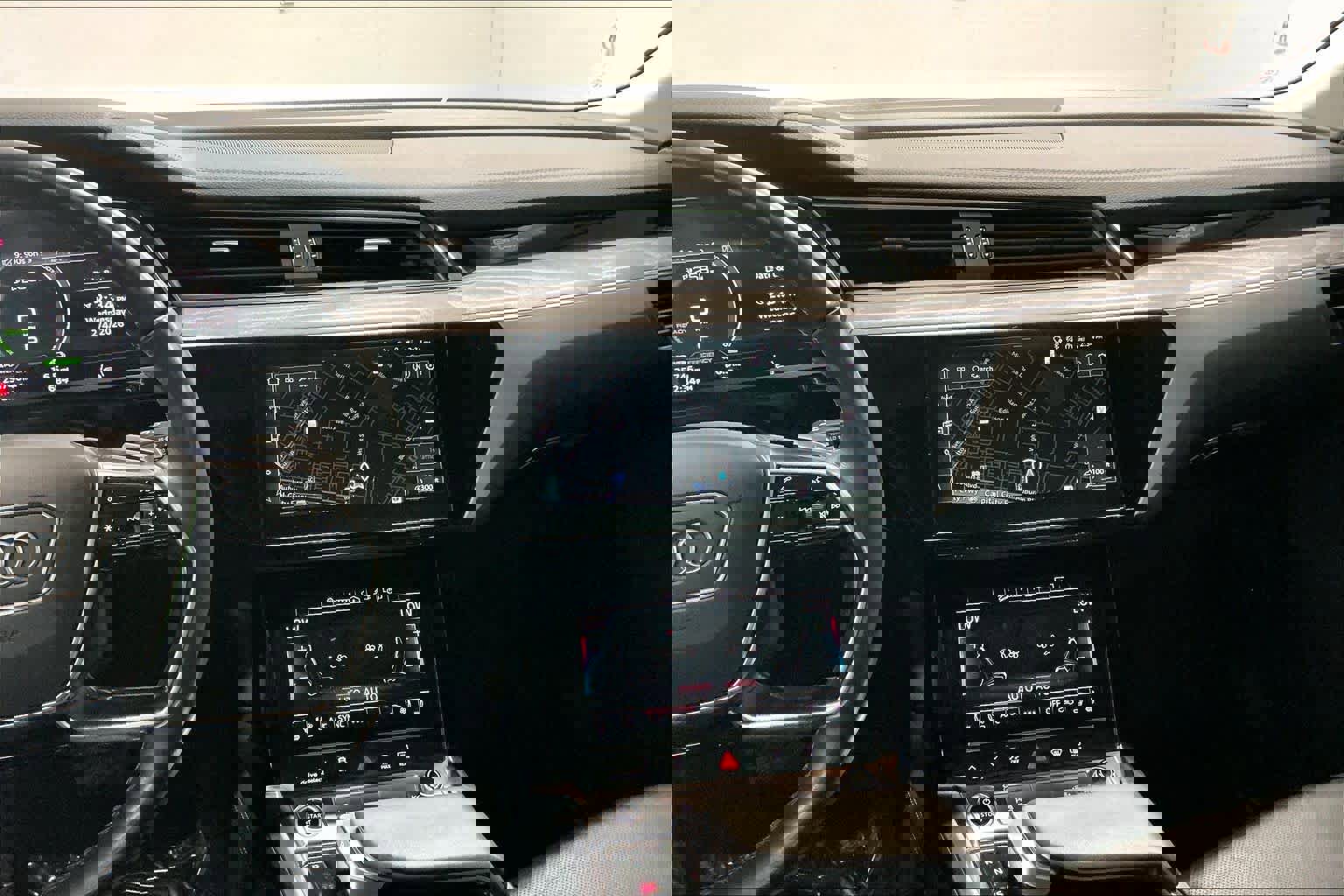 Used 2024 Audi Q8 e-tron Premium Plus w/ Premium Plus Package image 9