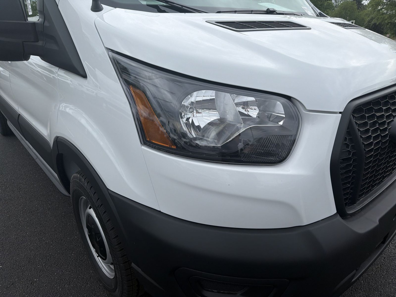 New 2026 Ford Transit 250 148 Medium Roof RWD image 13