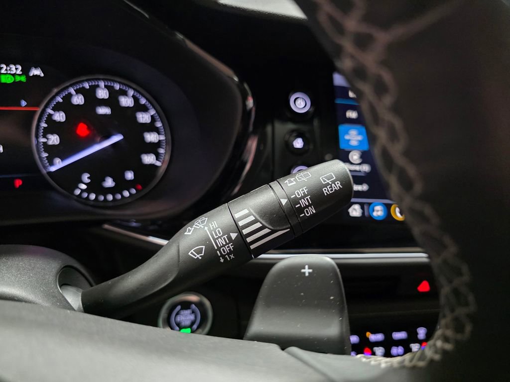 Certified 2021 Buick Envision Avenir w/ Technology Package II AWD/4WD image 27