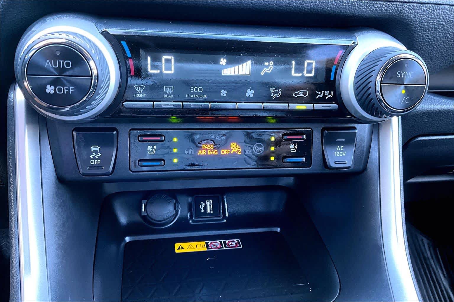 Certified 2025 Toyota RAV4 XSE AWD/4WD image 35