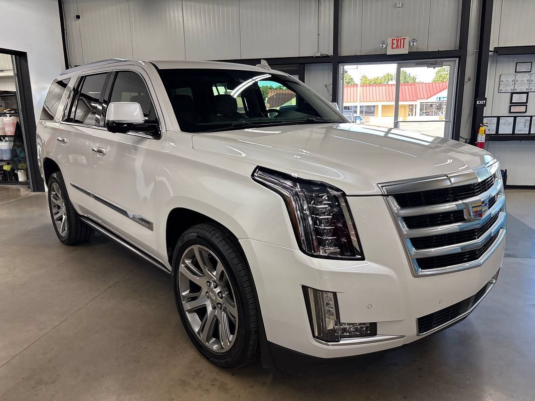 Used 2016 Cadillac Escalade Premium AWD/4WD image 11