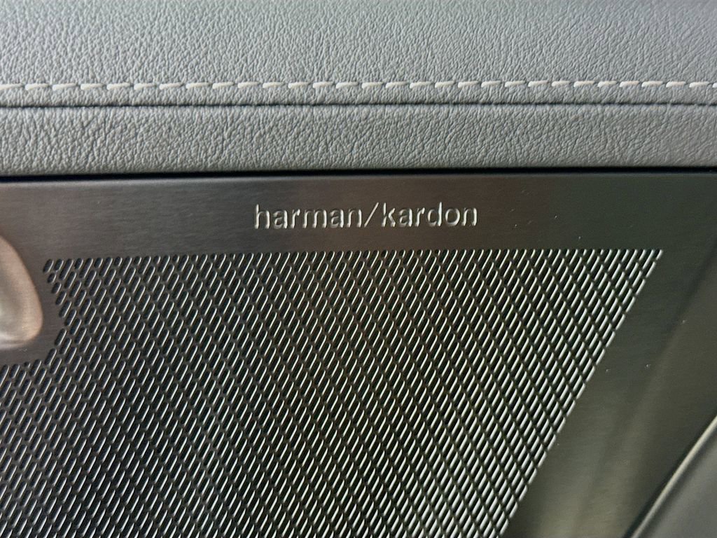 Used 2026 Volvo XC90 B6 Ultra w/ Lounge Package image 19