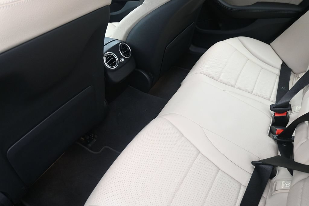 Used 2021 Mercedes-Benz C 300 4MATIC Sedan image 17