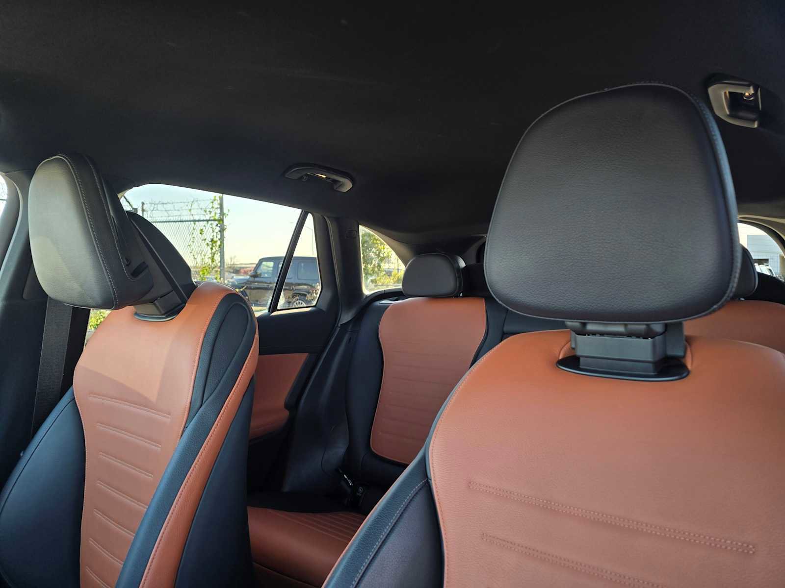 Used 2023 Mercedes-Benz GLC 300 4MATIC image 23