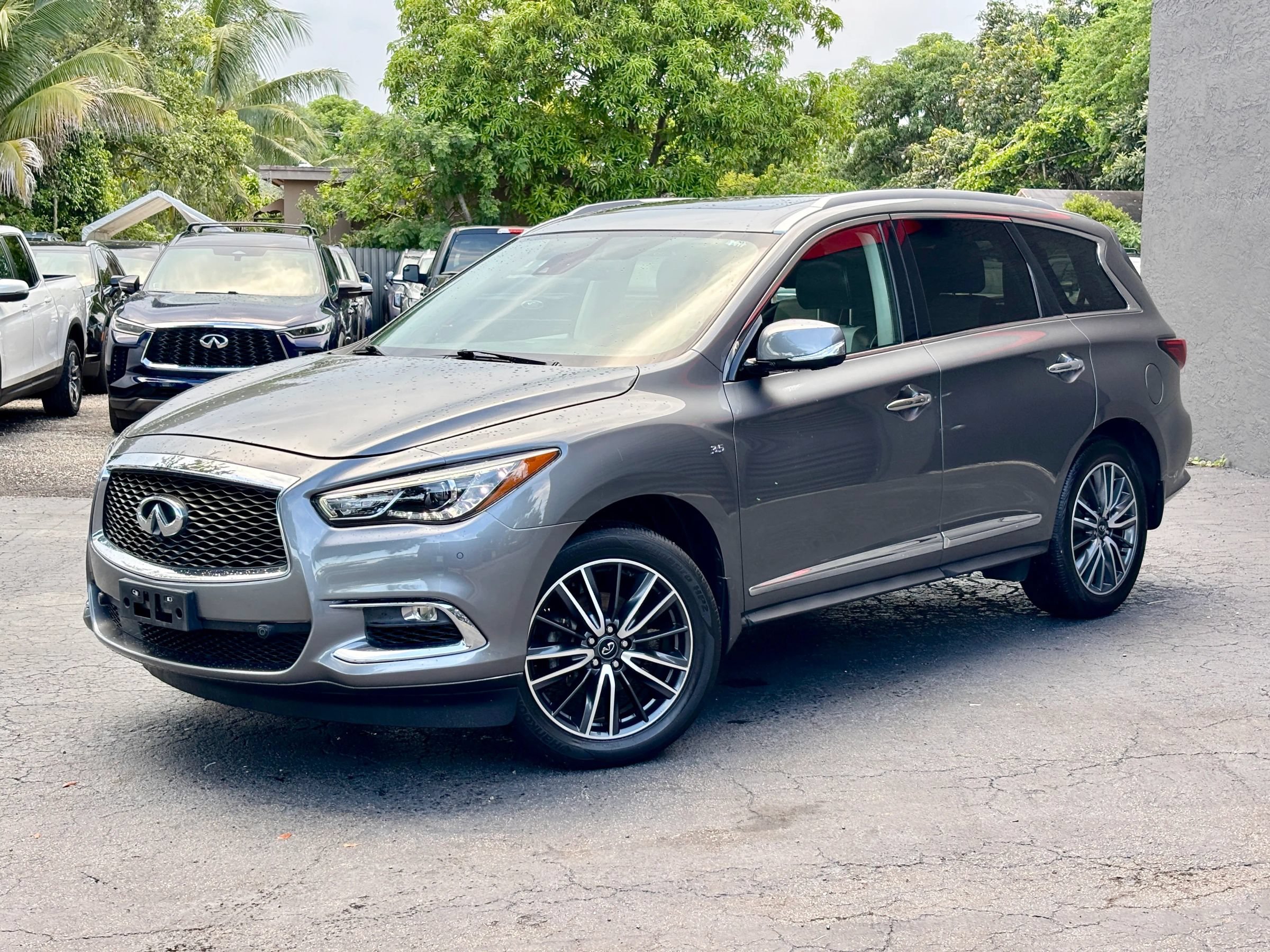 Used 2020 INFINITI QX60 Signature Edition AWD/4WD image 3