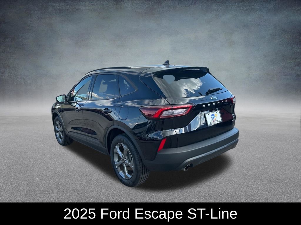 Used 2025 Ford Escape ST-Line AWD/4WD image 3