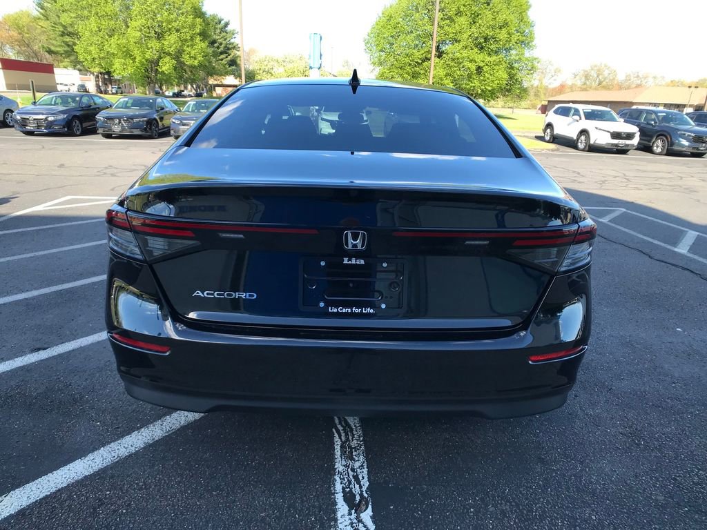 Certified 2023 Honda Accord EX image 13