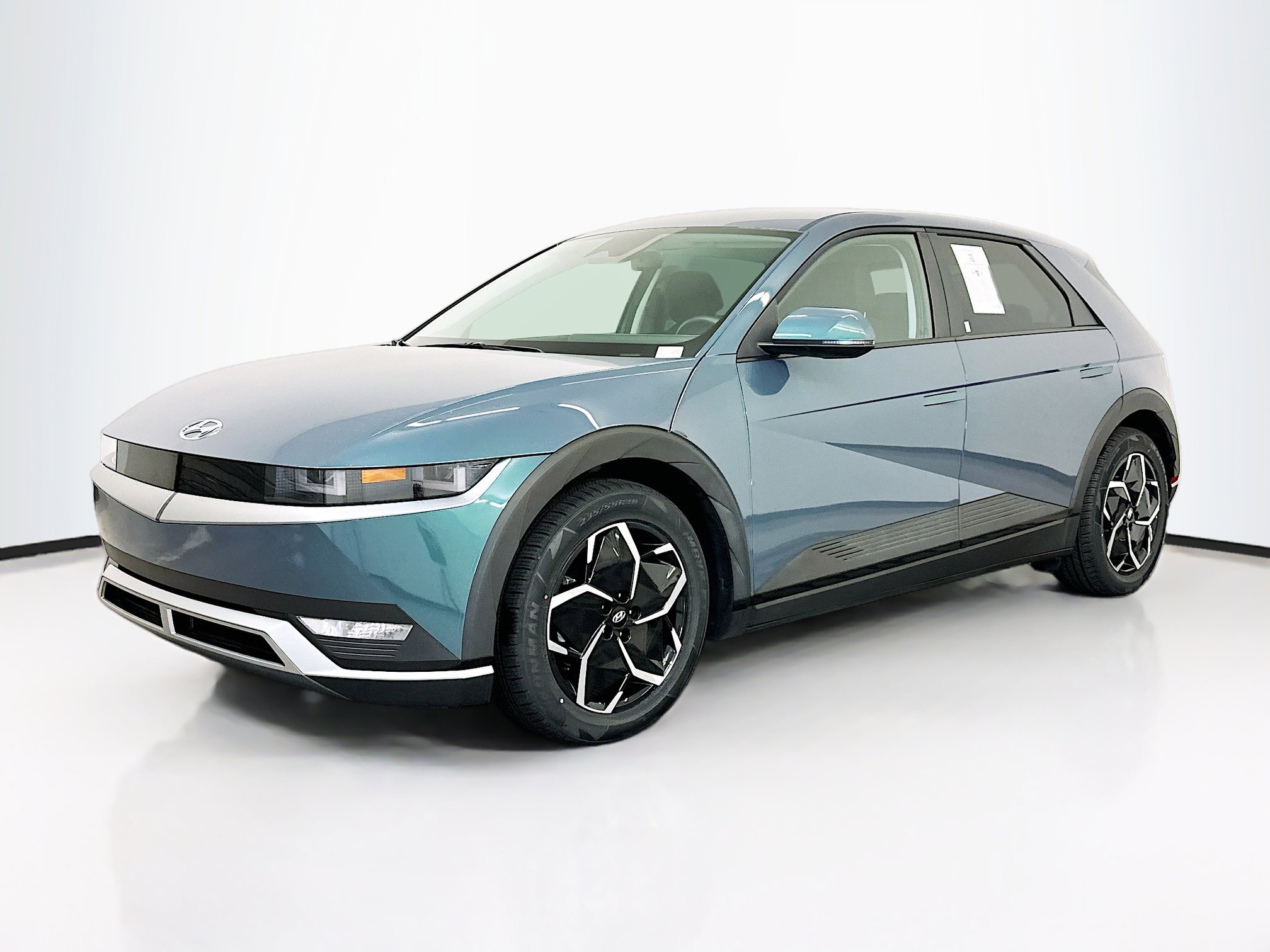 Used 2024 Hyundai Ioniq 5 SE image 3