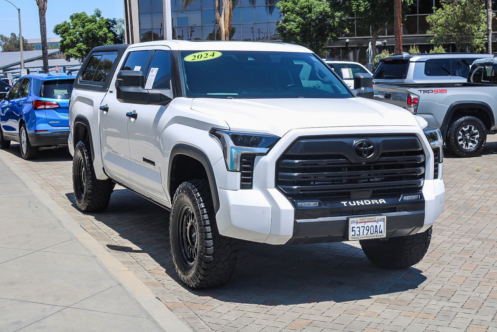 Used 2024 Toyota Tundra Limited AWD/4WD image 3