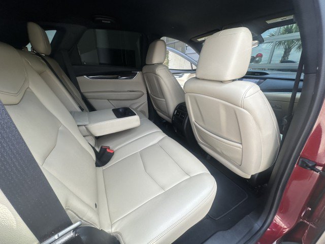 Used 2017 Cadillac XT5 FWD image 16