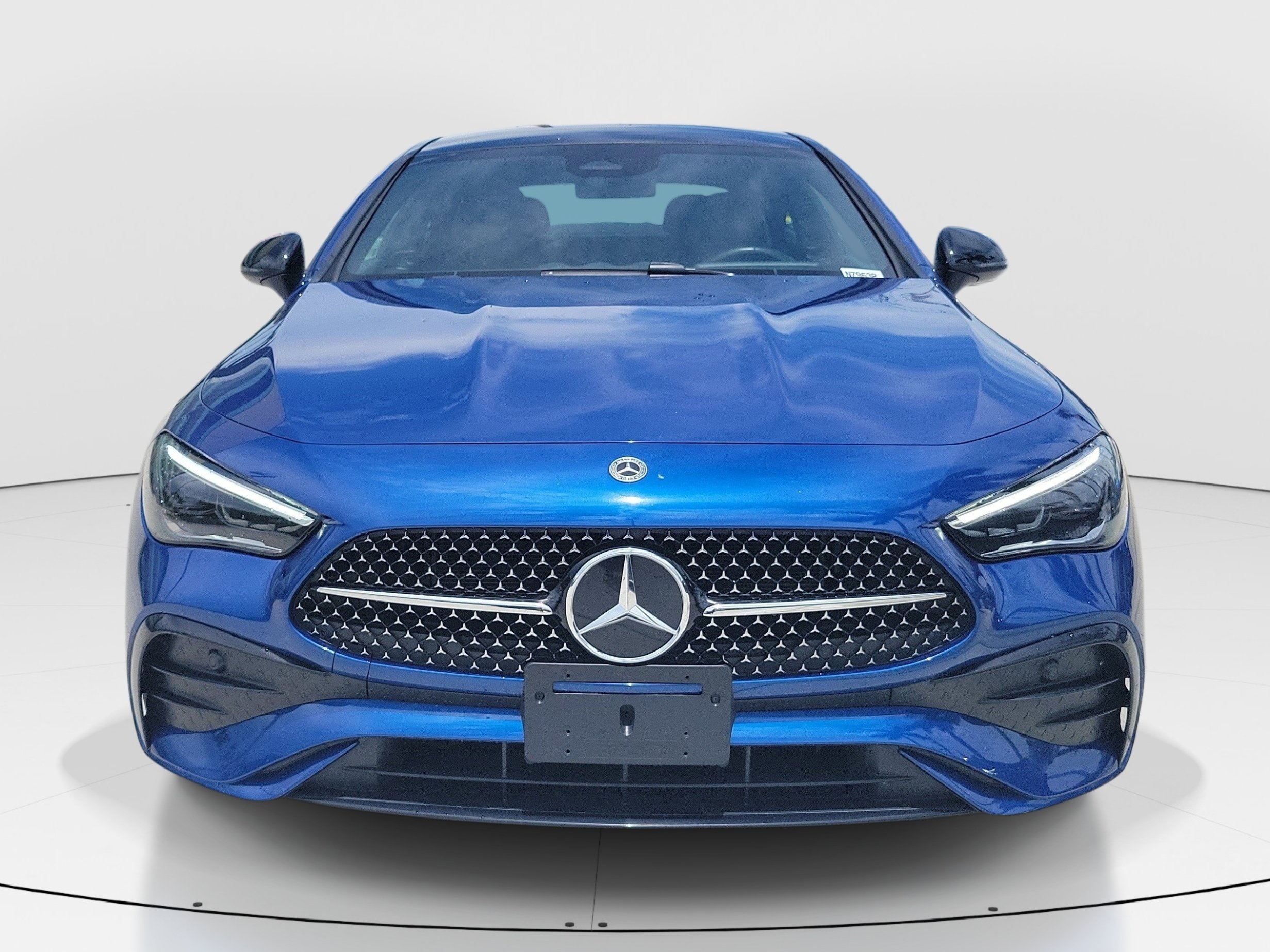 Used 2025 Mercedes-Benz CLE 300 4MATIC Coupe image 3