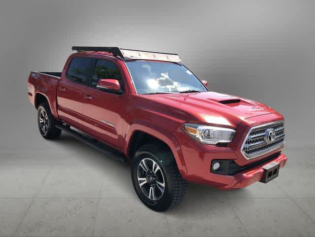 Used 2016 Toyota Tacoma TRD Sport w/ Exterior Package AWD/4WD image 8