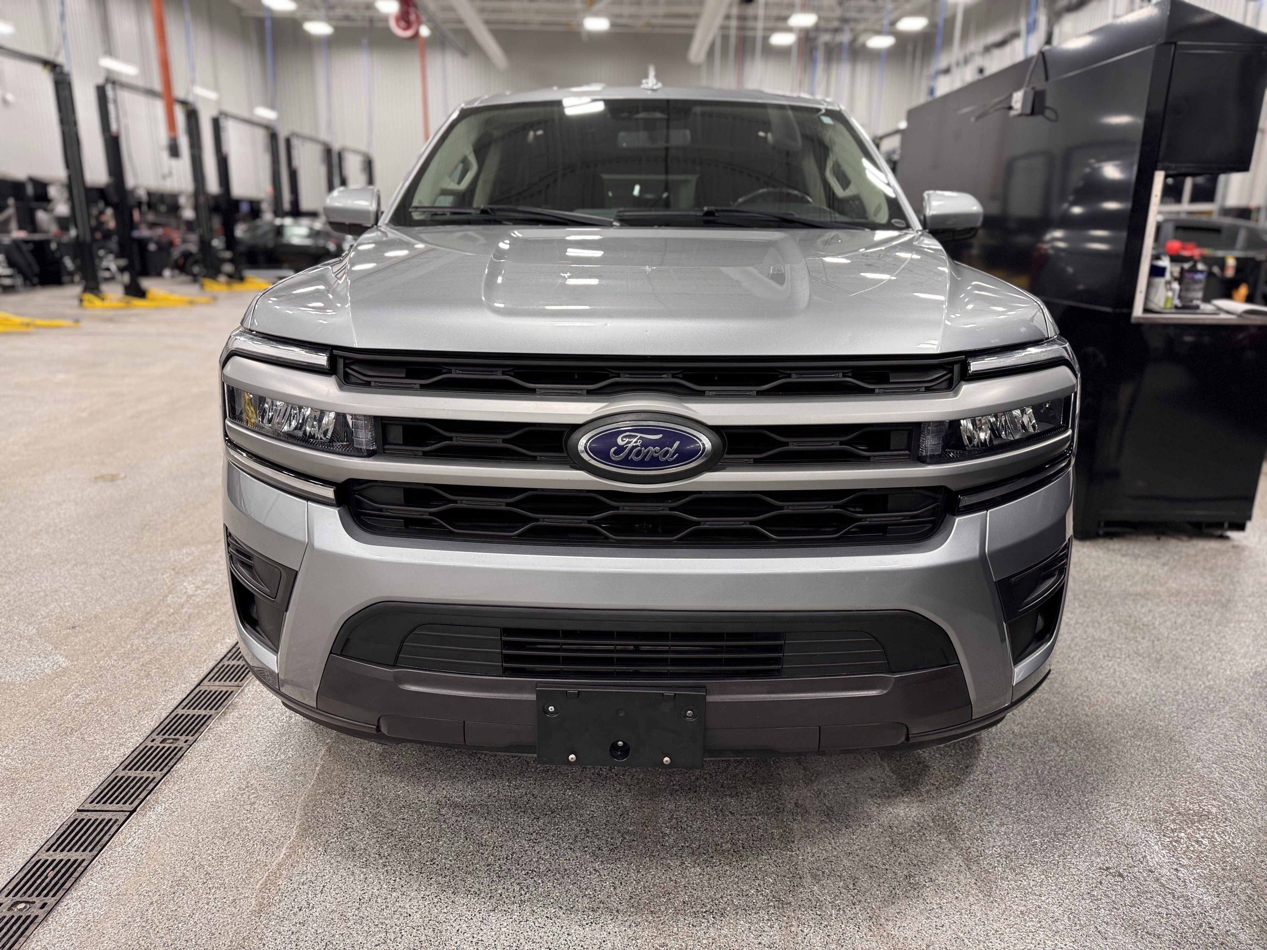 Used 2024 Ford Expedition Max XLT image 34