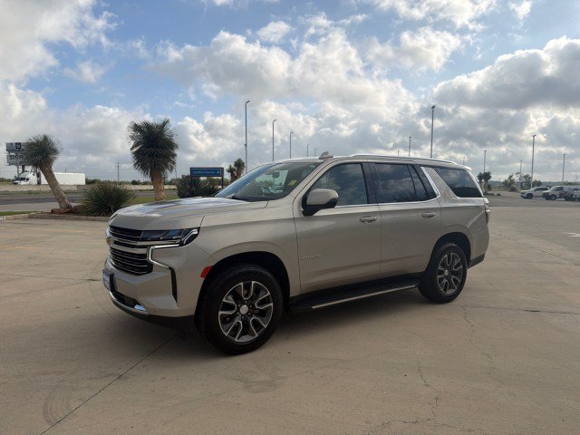 Used 2022 Chevrolet Tahoe LT w/ Luxury Package RWD image 3
