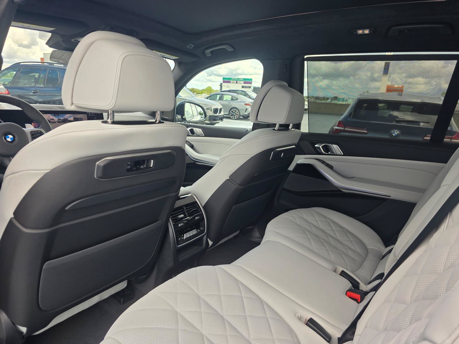 New 2027 BMW X7 xDrive40i AWD/4WD image 11