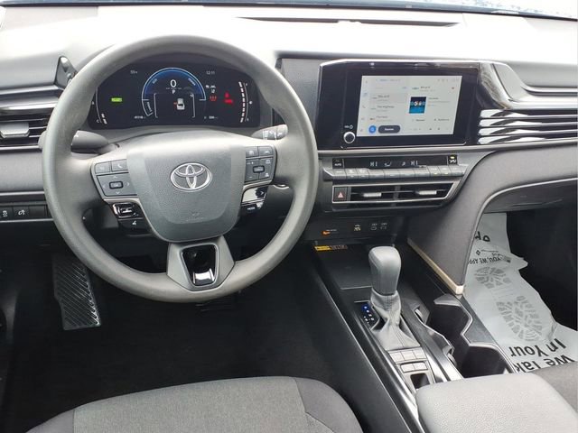 Used 2025 Toyota Camry LE FWD image 6