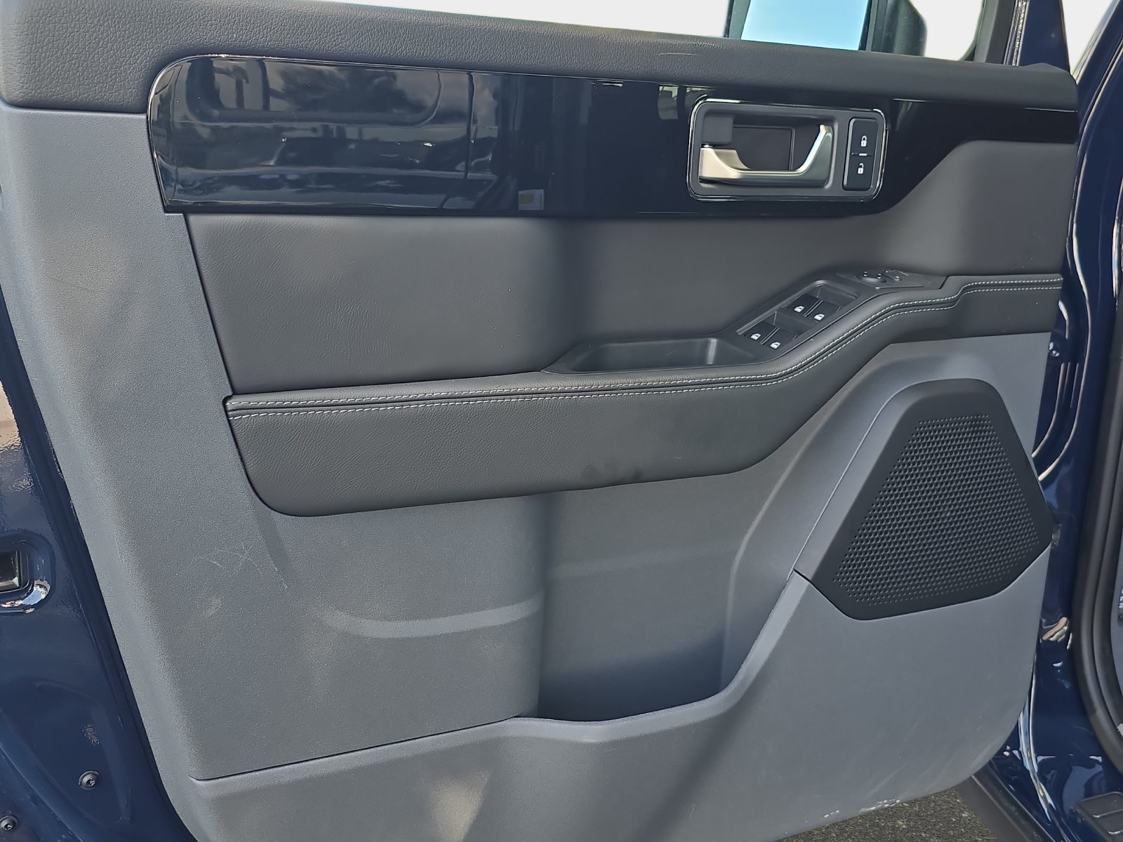 Used 2024 INEOS Grenadier Station Wagon AWD/4WD image 29