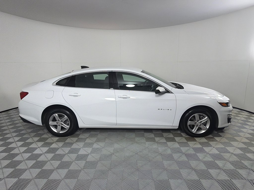 Used 2023 Chevrolet Malibu LS w/ Driver Confidence Package FWD image 4