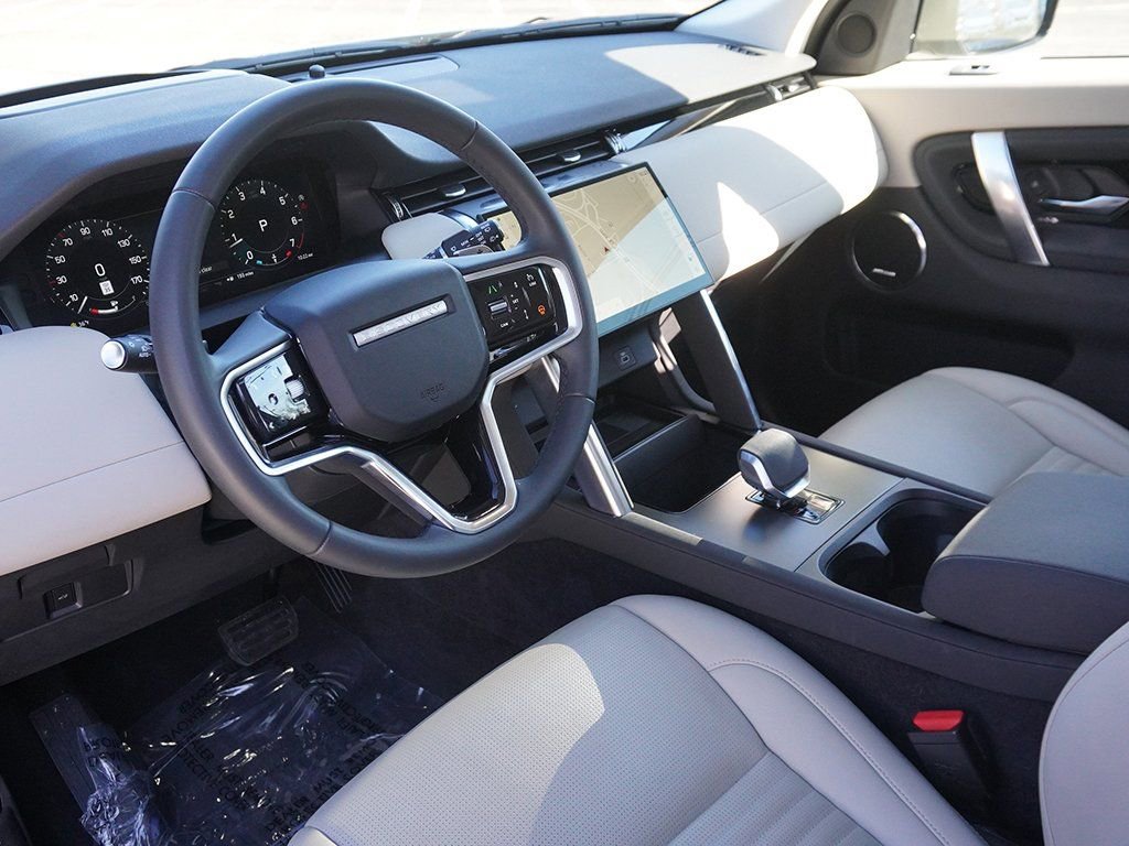 Used 2024 Land Rover Discovery Sport S image 32