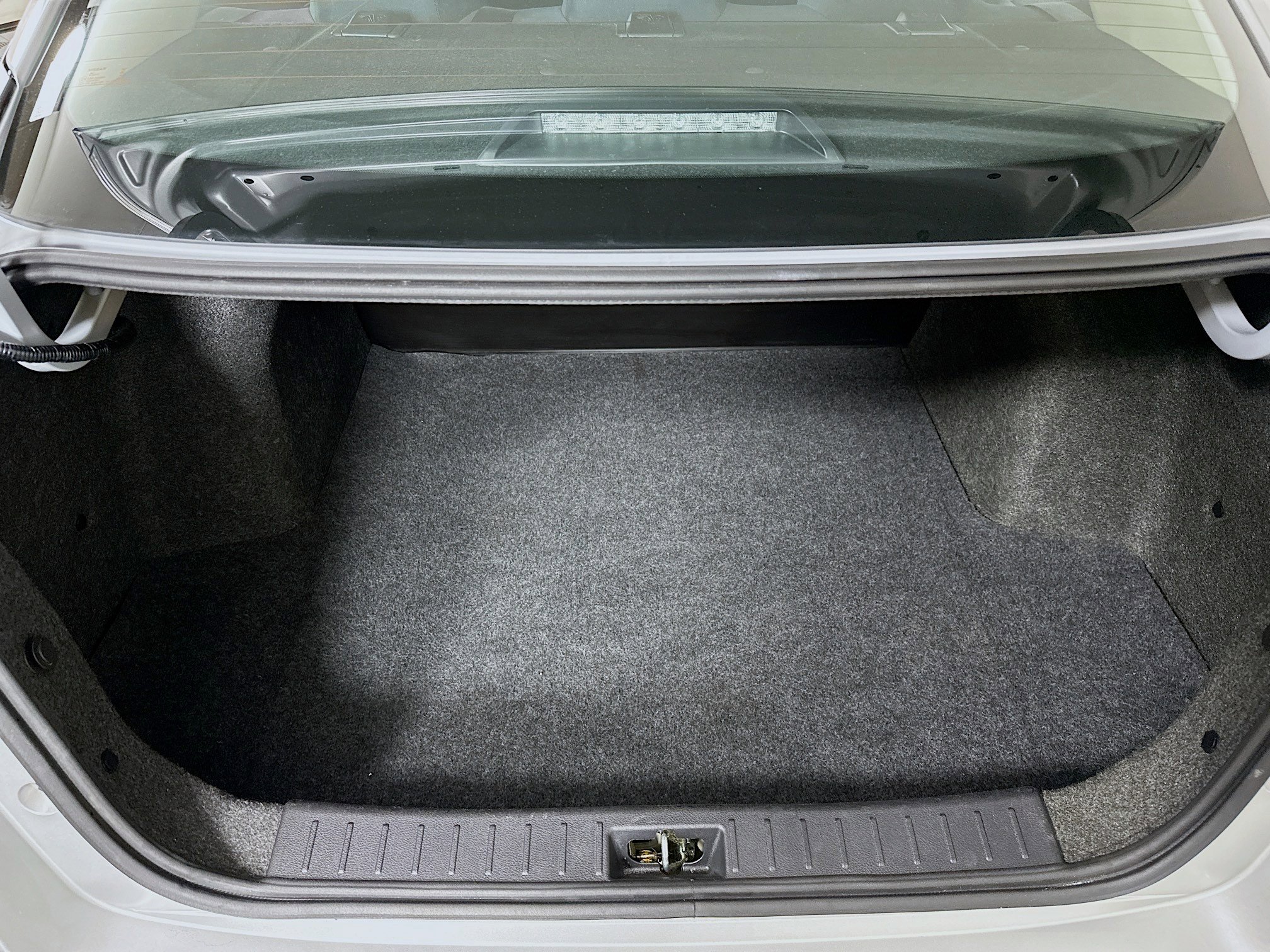 Used 2024 Nissan Versa S w/ Trunk Package image 24