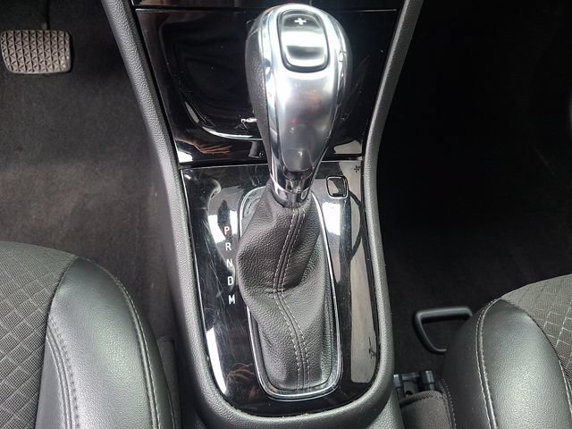 Used 2022 Buick Encore Preferred w/ Safety Package II AWD/4WD image 14