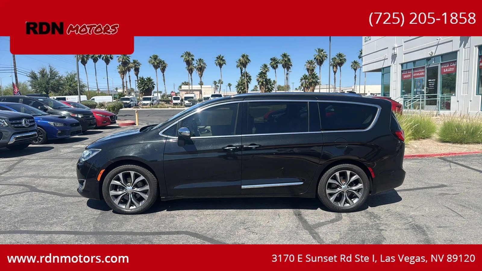 Used 2017 Chrysler Pacifica Limited FWD image 2