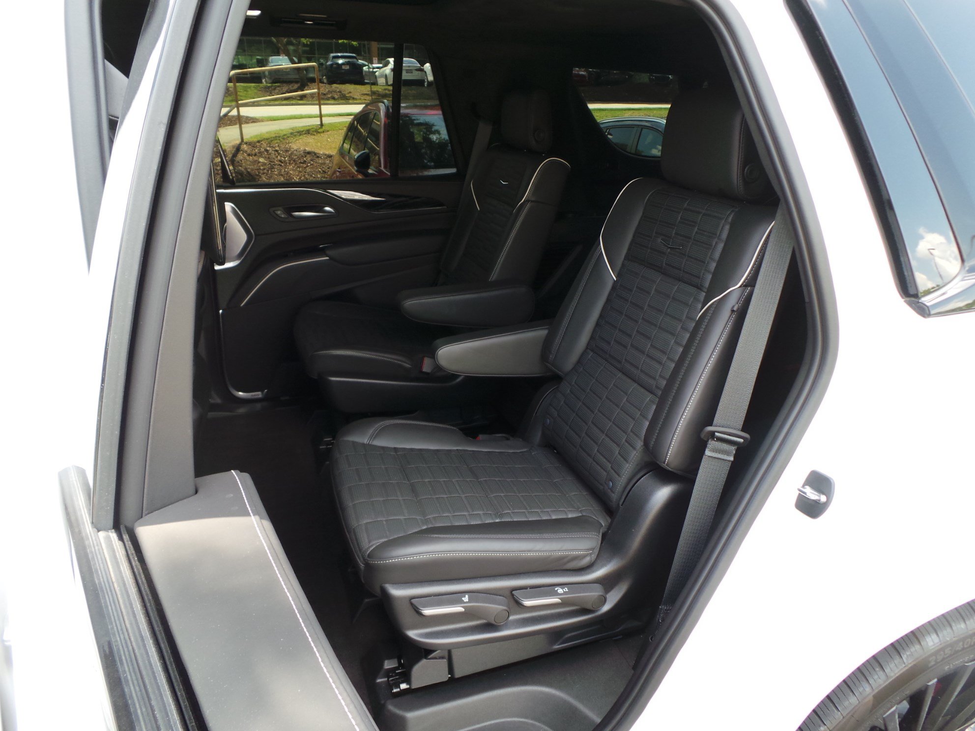 Used 2023 Cadillac Escalade V AWD/4WD image 10