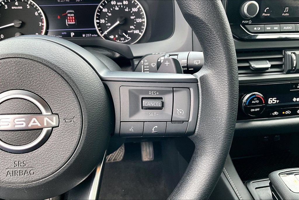 Used 2024 Nissan Pathfinder S AWD/4WD image 29