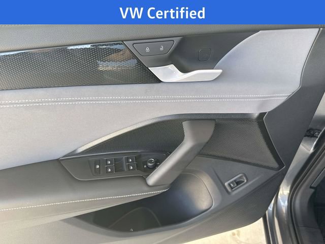 Used 2025 Volkswagen Tiguan SE image 16