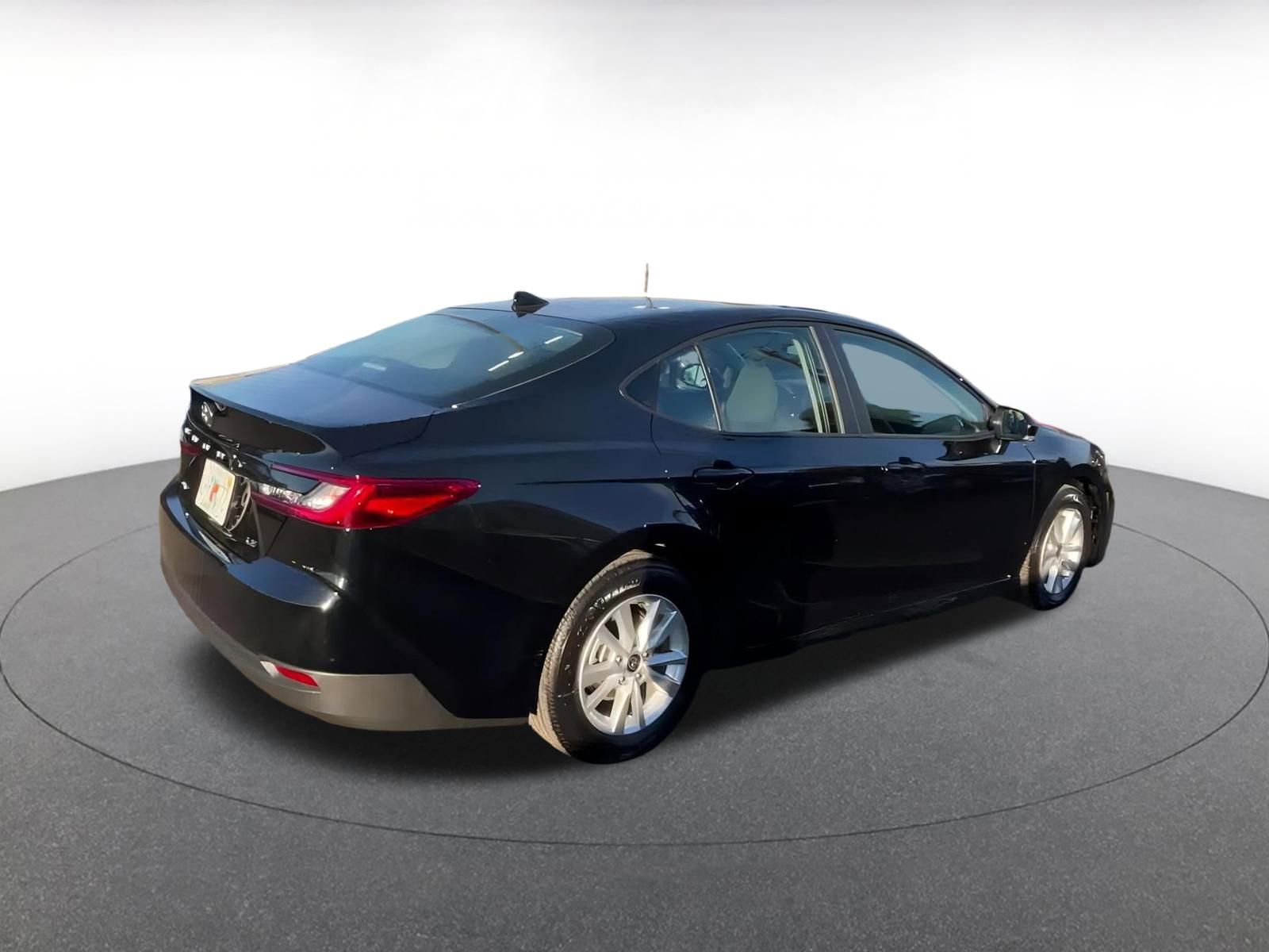 Used 2025 Toyota Camry LE image 15