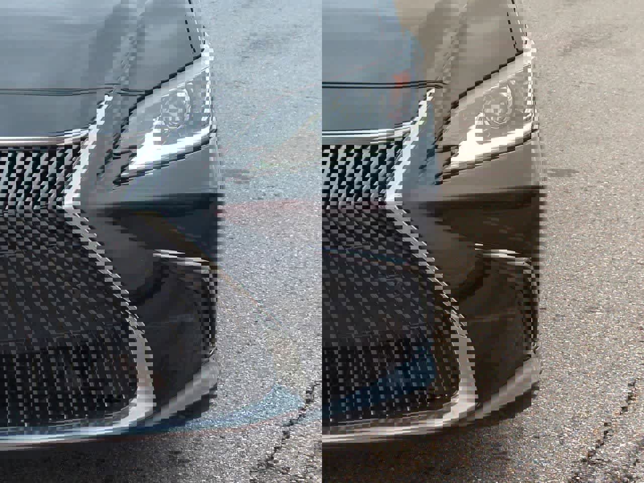 Used 2019 Lexus ES 350 Luxury w/ Accessory Package image 10