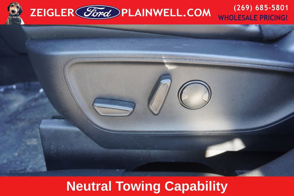 Used 2024 Ford Escape Platinum image 19