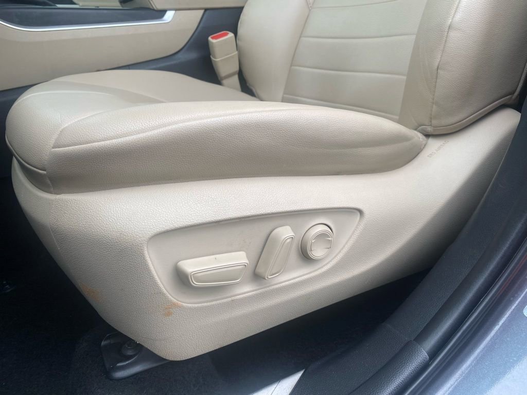 Used 2023 Toyota Highlander XLE image 11