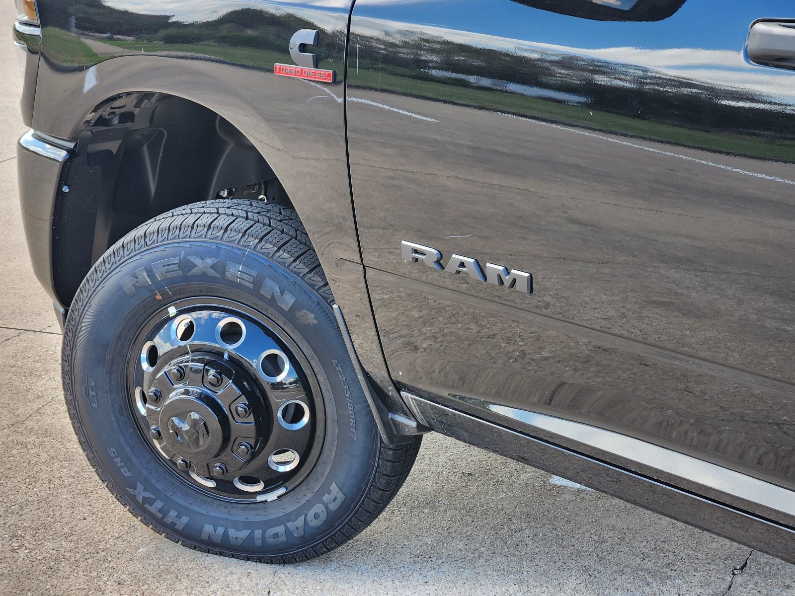New 2026 RAM 3500 Lone Star AWD/4WD image 17