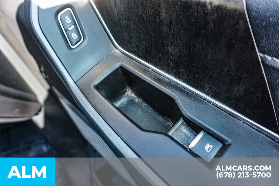 Used 2023 Ford F350 Lariat image 53