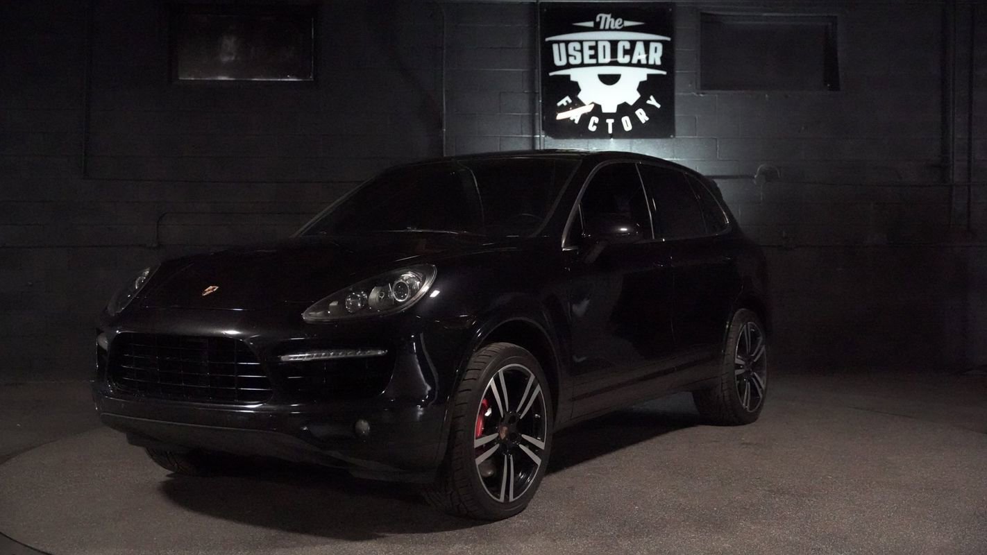 Used 2014 Porsche Cayenne Turbo AWD/4WD image 1