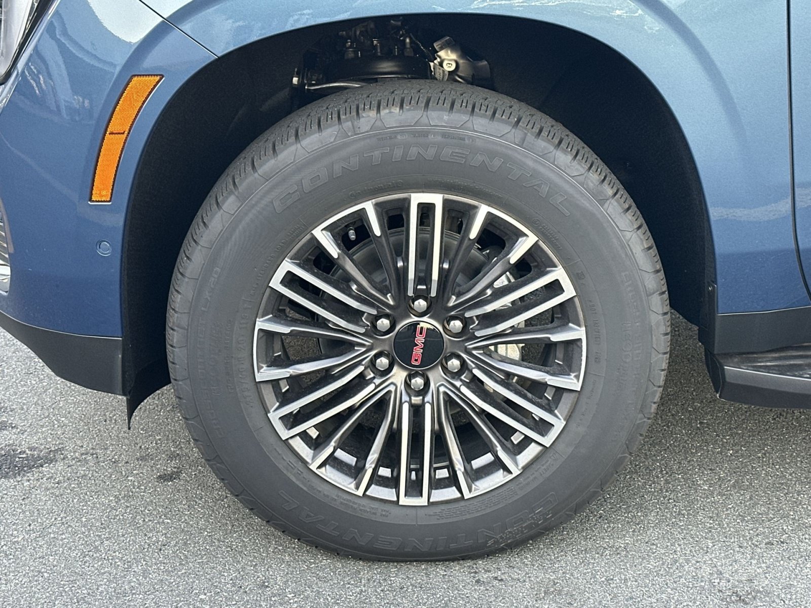New 2026 GMC Yukon XL Elevation w/ Elevation Premium Package AWD/4WD image 12