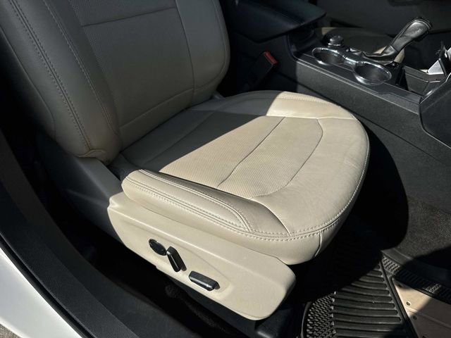 Used 2018 Ford Explorer Limited image 12