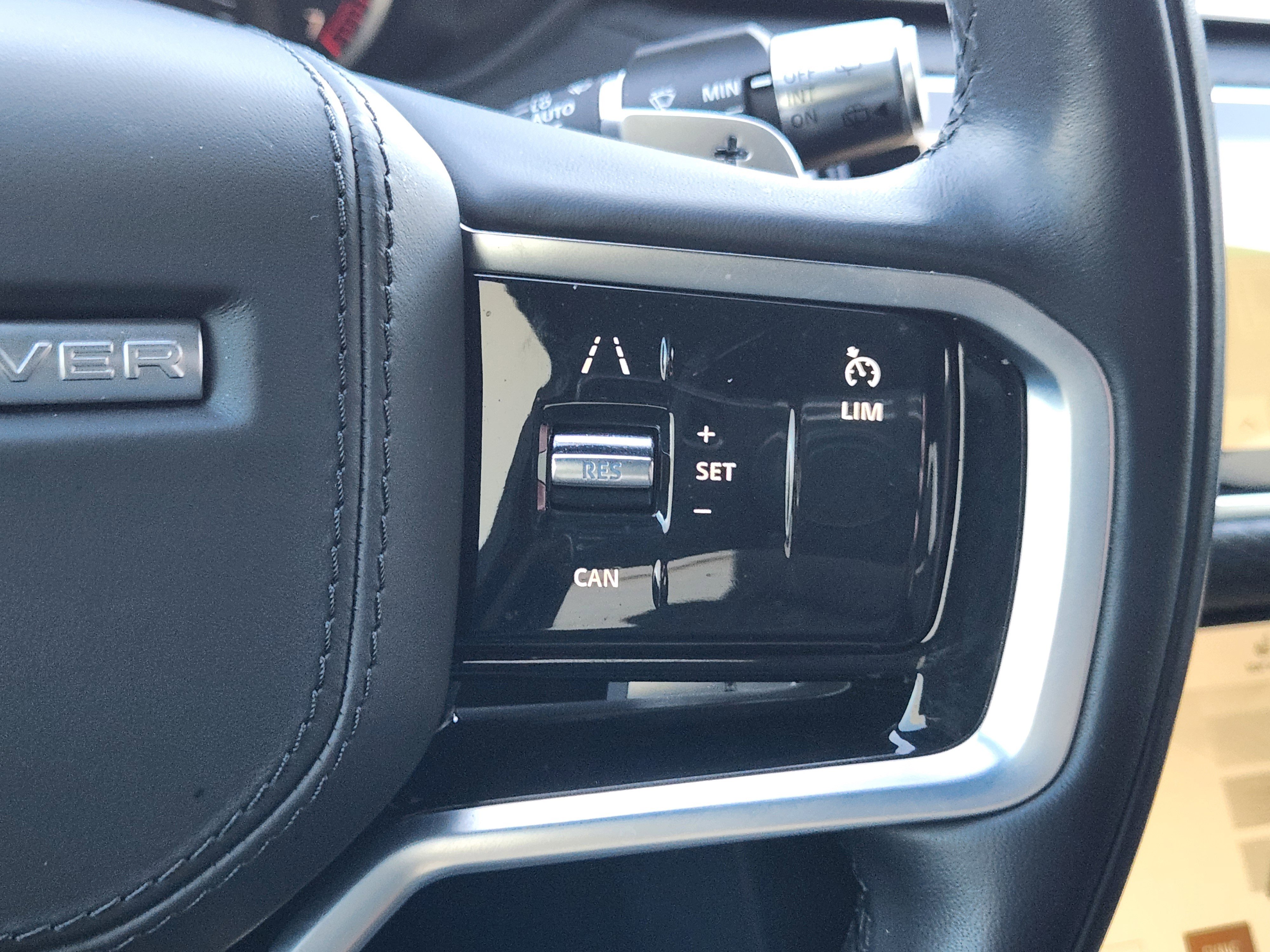 Certified 2022 Land Rover Range Rover Velar R-Dynamic S image 30