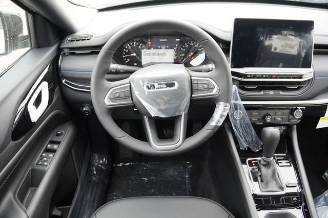 New 2026 Jeep Compass Latitude image 12