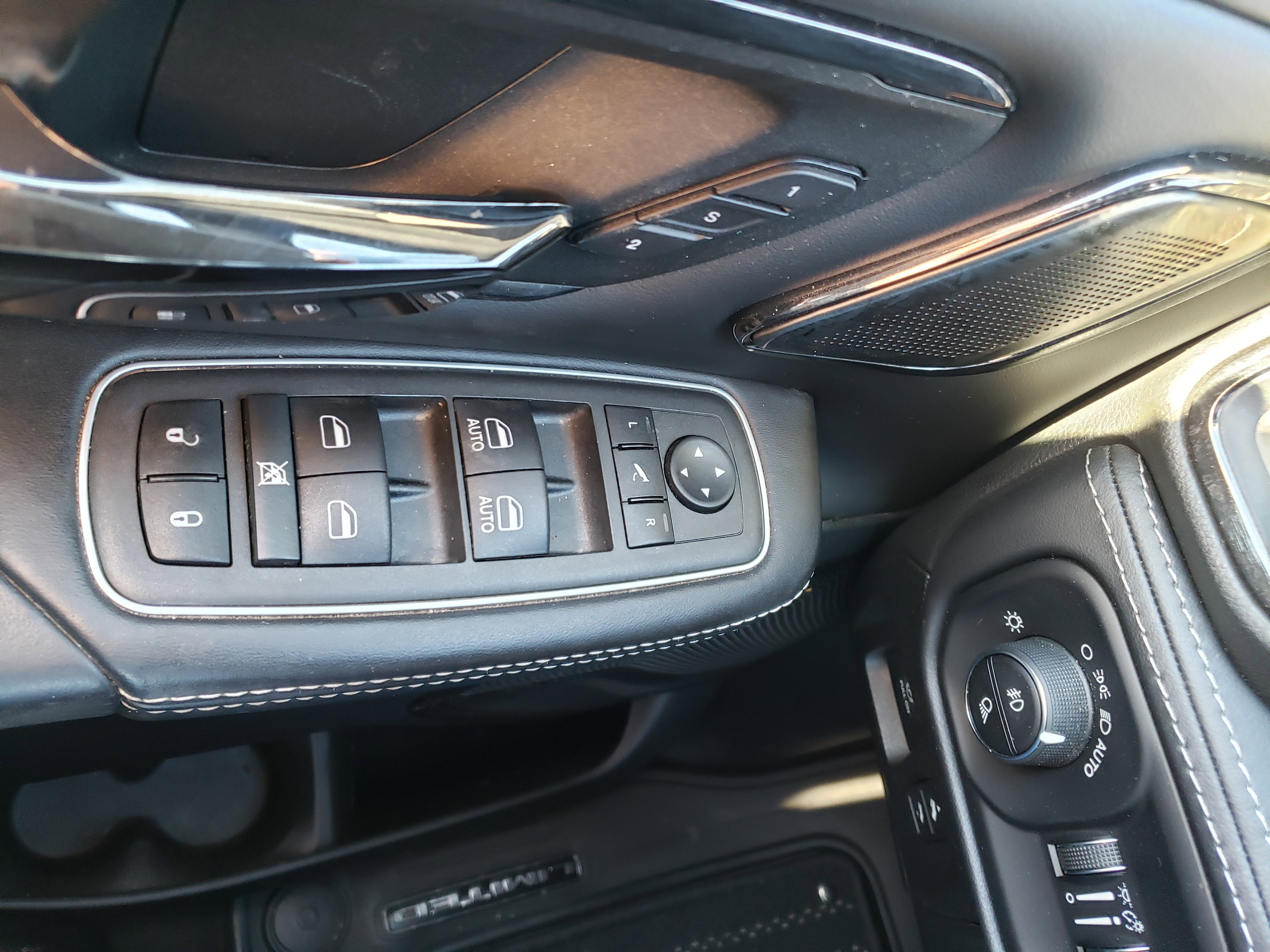 Used 2022 RAM 1500 Limited image 12