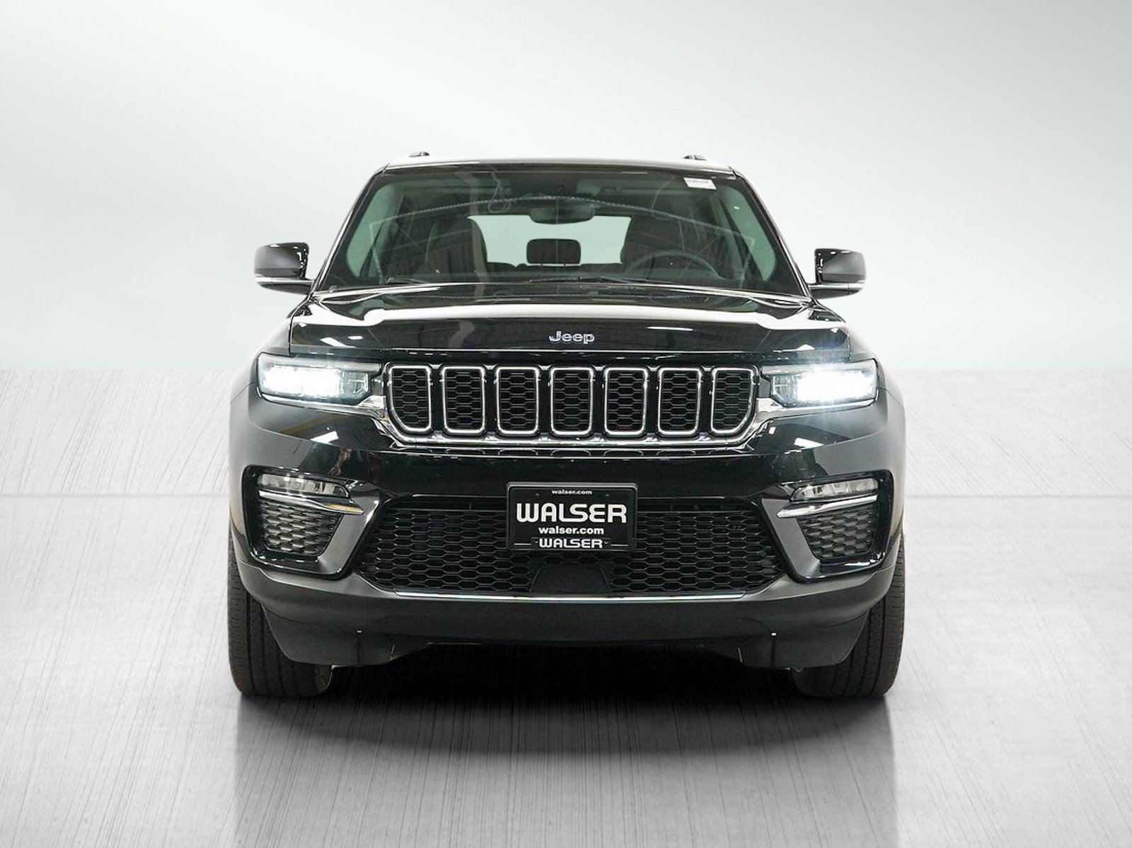 Used 2024 Jeep Grand Cherokee Limited 4xe AWD/4WD image 8