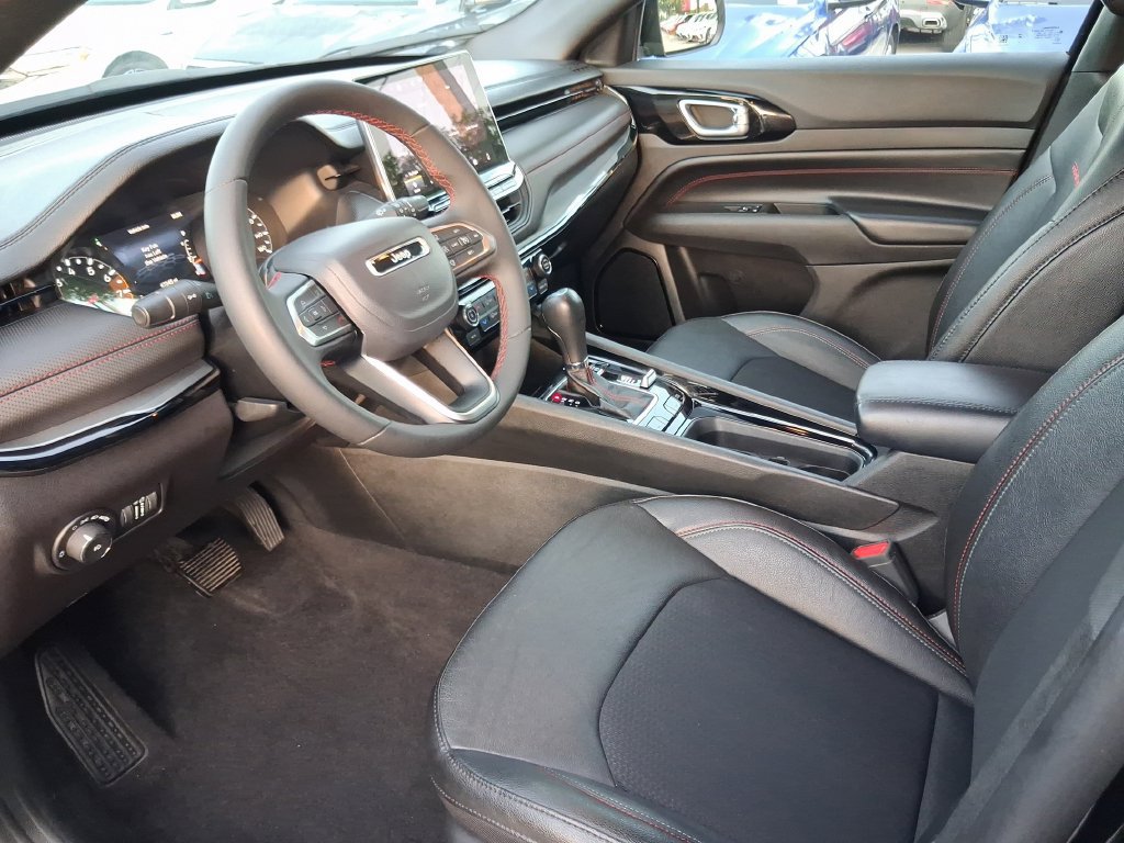Used 2024 Jeep Compass Trailhawk AWD/4WD image 16